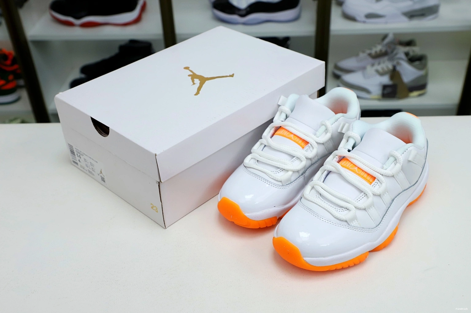 AIR RETRO WMNS CITRUS' LOW JORDAN 'BRIGHT 11 0727